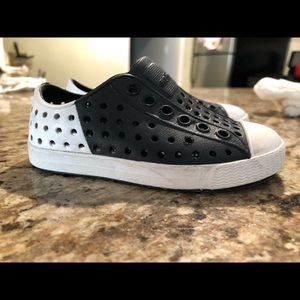 Baby black and white slip on